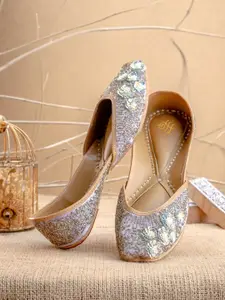 House of Pataudi Embroidered Slip-On Mojaris