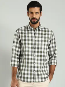 Indian Terrain Men Classic Slim Fit Tartan Checks Opaque Checked Casual Shirt