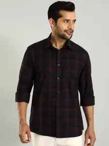 Indian Terrain Men Classic Slim Fit Tartan Checks Opaque Checked Casual Shirt