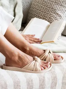 CAI Women Knot Me Slides