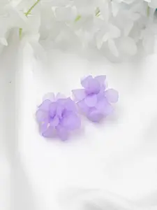 ISHKAARA Floral Studs Earrings
