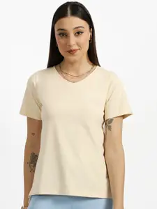 Blissclub Women V-Neck Moisture Wicking Applique T-shirt