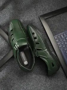 UNDERROUTE Men Ethnic Comfort Sandals