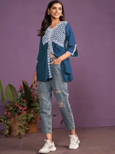 Sangria Chikankari Embroidered V-Neck Short Kurtis