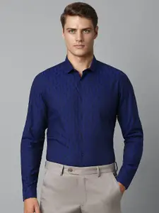 Louis Philippe Sport Men Slim Fit Opaque Checked Casual Shirt