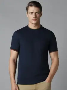 Louis Philippe Jeans Men Pockets Slim Fit Cotton Solid T-shirt