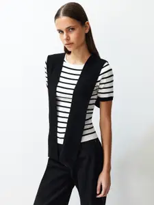 Trendyol Crop Cardigan Sweater