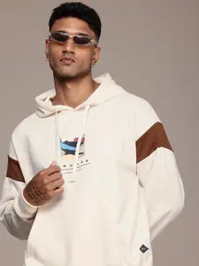 The Roadster Life Co. Oversized Fit Graphic Printed Hooded Sweatshirt