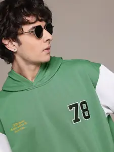 The Roadster Lifestyle Co. Men Printed Relaxed Fit Hooded Sweatshirt