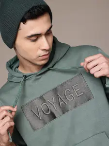 The Roadster Lifestyle Co. Regular Fit Embroidered Hooded Sweatshirt