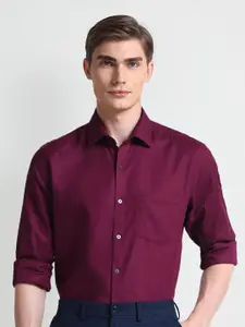 Arrow Slim Fit Spread Collar Pure Cotton Formal Shirt