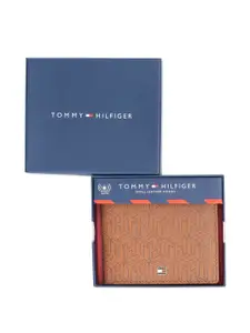 Tommy Hilfiger Men Geometric Printed Leather Two Fold Wallet
