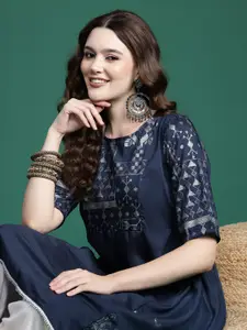 Sangria Women Geometric Printed Gotta Patti Kurta