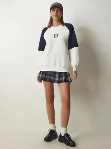 Happiness istanbul Round Neck Long Sleeves Cotton Sweatshirt