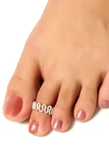 Unniyarcha Silver Cursive Toe Ring