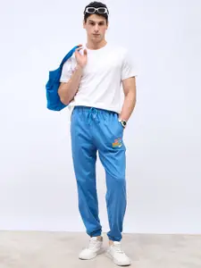 Styli Men Graphic Badge Printed Oversize Fit Mid-Rise Pure Cotton Oversized Joggers