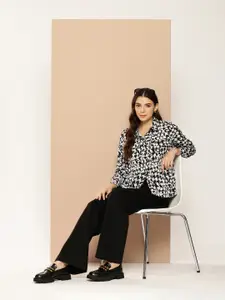 encore by INVICTUS Opaque Abstract Printed Casual Shirt