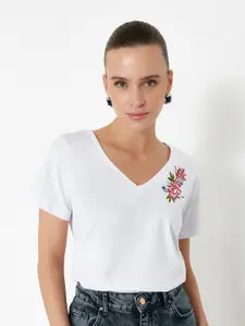 Trendyol Women Floral Printed V-Neck T-shirt