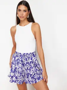 Trendyol Women Floral Printed Mid-Rise Shorts