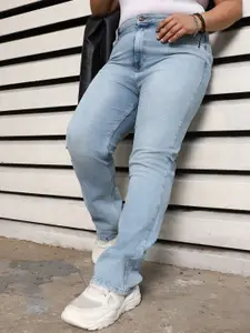 Freeform by High Star Women Stove Pipe High-Rise Light Fade Jeans