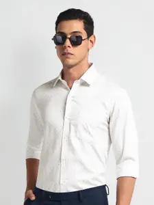 Arrow Auto Press Slim Fit Geometric Printed Spread Collar Twill Weave Cotton Formal Shirt