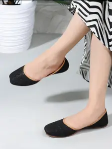 Anouk Black Embellished Round Toe Mojaris