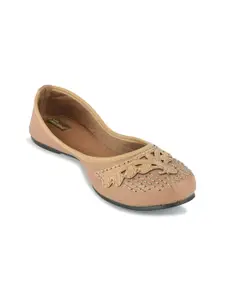 DESI COLOUR Embellished Round Toe Mojaris