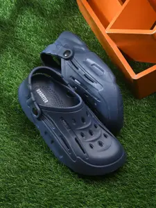 The Roadster Lifestyle Co. Men Blue Comfort Lightweight Clogs