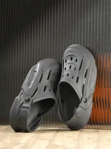 The Roadster Lifestyle Co. Men Comfort Lightwieght Clogs