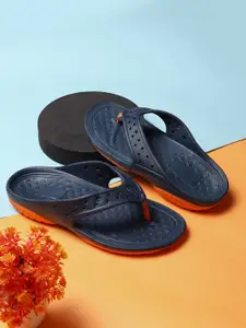 The Roadster Lifestyle Co. Men Textured Flip Flops