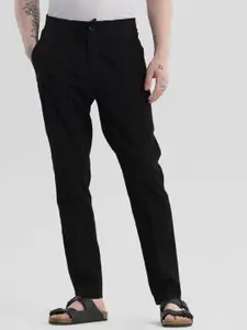 Snitch Black Classic Slim Fit Mid-Rise Cotton Pleated Trousers