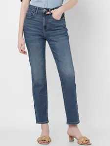 Vero Moda Women Straight Fit High-Rise Clean Look Light Fade Stretchable Jeans