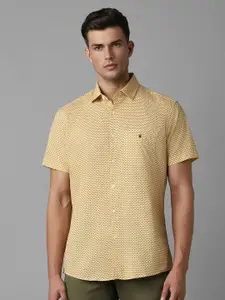 Louis Philippe Sport Spread Collar Short Sleeves Slim Fit Micro Ditsy Printed Casual Shirt