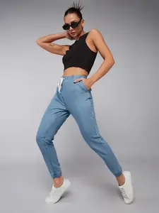 DOLCE CRUDO Women Lightweight Regular Fit Mid Rise Regular Length Non-Stretchable Denim Joggers