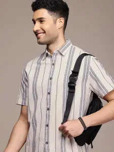 WROGN Striped Comfort Fit Knitted Casual Shirt