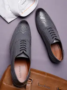 LOUIS STITCH 
Men Textured Formal Lace Up Brogue Shoes