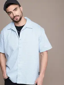 Roadster Men Textured Casual Shirt