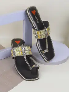 Metro Women Embellished One Toe Flats