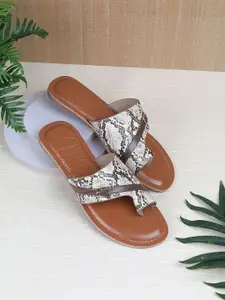 Mochi Women Printed One Toe Flats