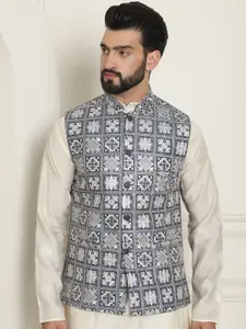 SOJANYA Men Embroidered Nehru Jackets