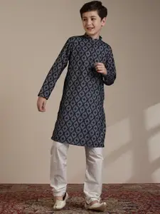 Manyavar Boys Printed Regular Kurta with Pyjamas
