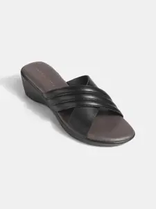 LEMON & PEPPER Textured Wedge Sandals