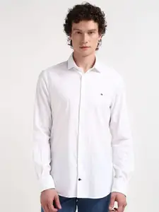 Tommy Hilfiger Men Opaque Solid Casual Shirt