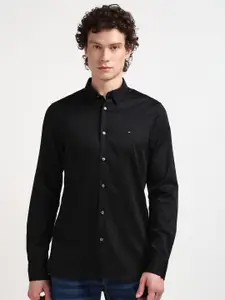 Tommy Hilfiger Men Opaque Solid Casual Shirt