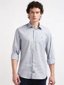 Tommy Hilfiger Men Checked Opaque Checked Casual Shirt