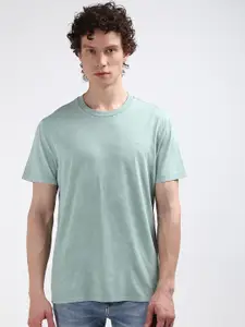 Calvin Klein Jeans Men Round Neck Solid Pure Cotton T-shirt