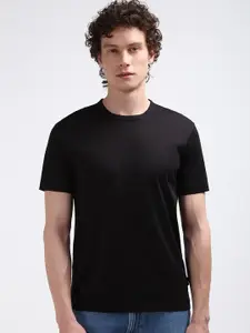Calvin Klein Jeans Men Round Neck Solid Cotton T-shirt