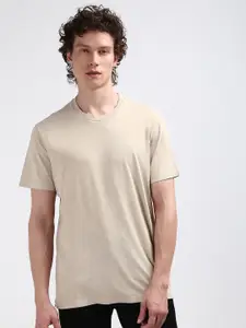 Calvin Klein Jeans Men Round Neck Solid T-shirt
