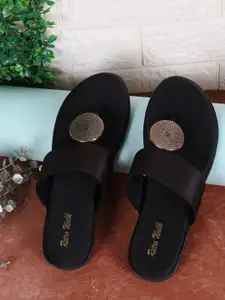 Retro Walk Women Solid T-Strap Flats