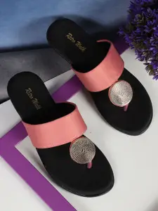 Retro Walk Women Embellished T-Strap Open Toe Flats